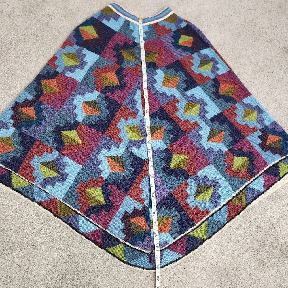 Geometric Patterned Multicolor Poncho Size Large - Picture 10 of 12